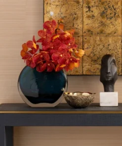 Bungalow 5 Gemma Statue