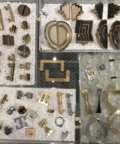 Worlds Away Moira Knob Pair Brass And Black Resin